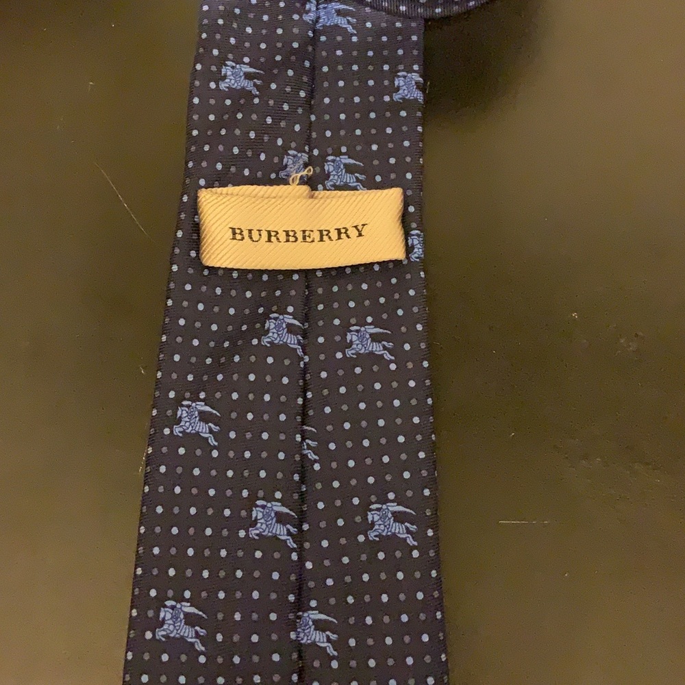 Burberry men’s tie 100% authentic